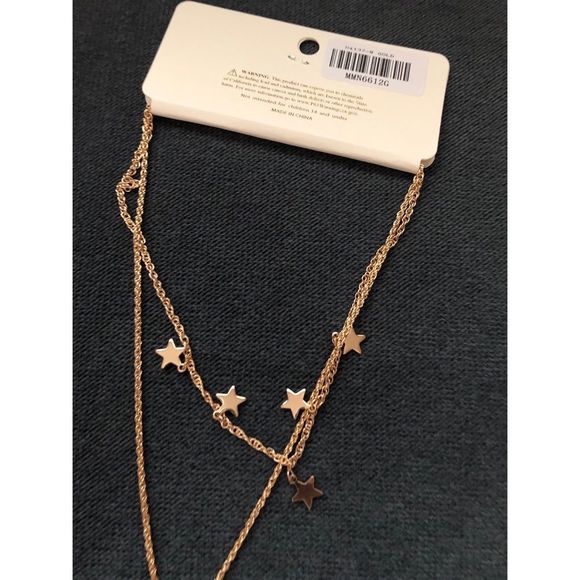 Lightning bolt & star layered necklace - Picture 4 of 4